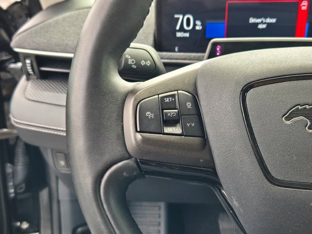 Used 2022 Ford Mustang Mach-E Premium image 31