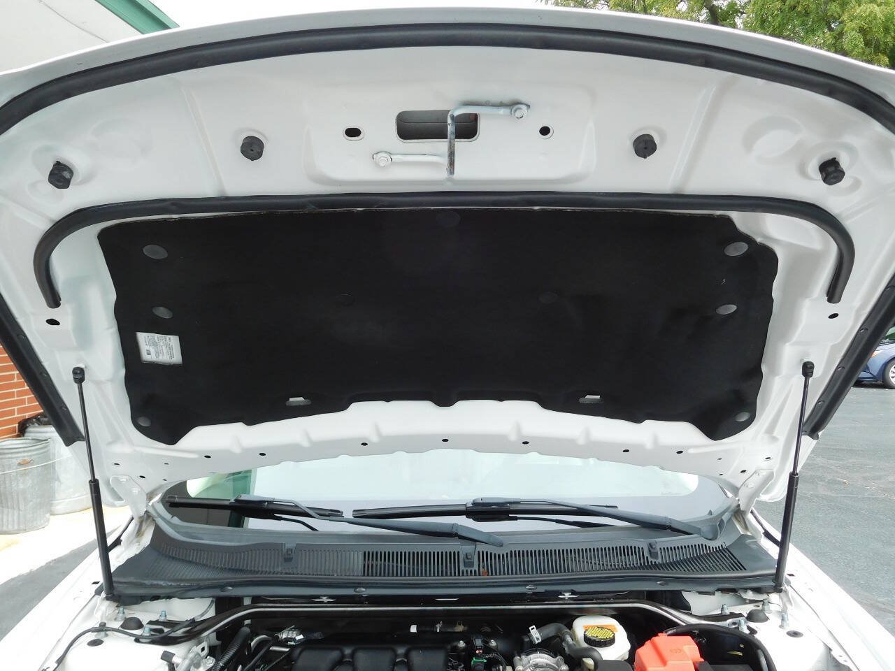 Used 2016 Ford Taurus SE FWD image 21