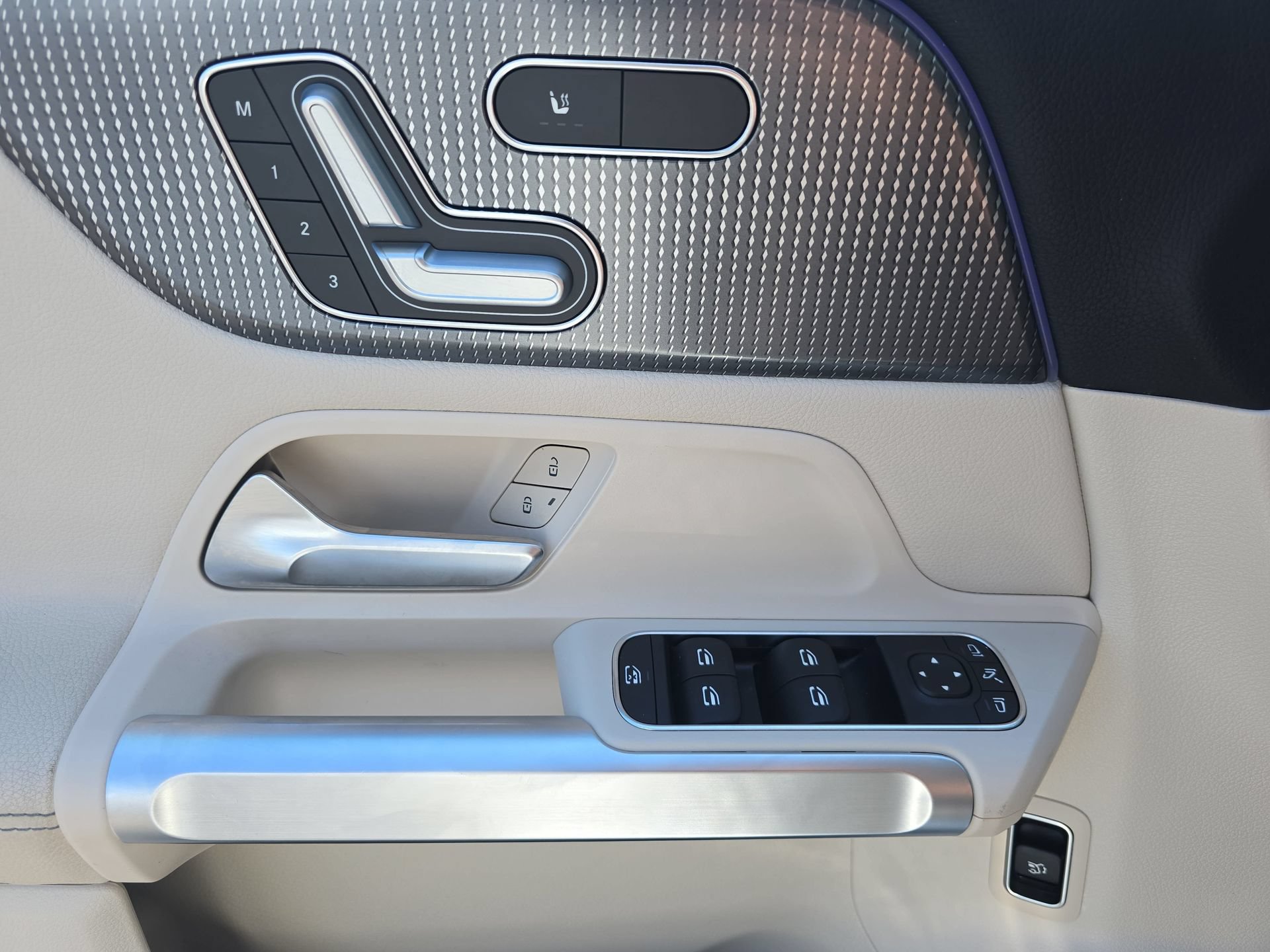 Used 2020 Mercedes-Benz GLB 250 4MATIC image 26