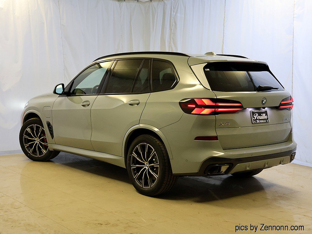 New 2026 BMW X5 xDrive50e w/ M Sport Package AWD/4WD image 9