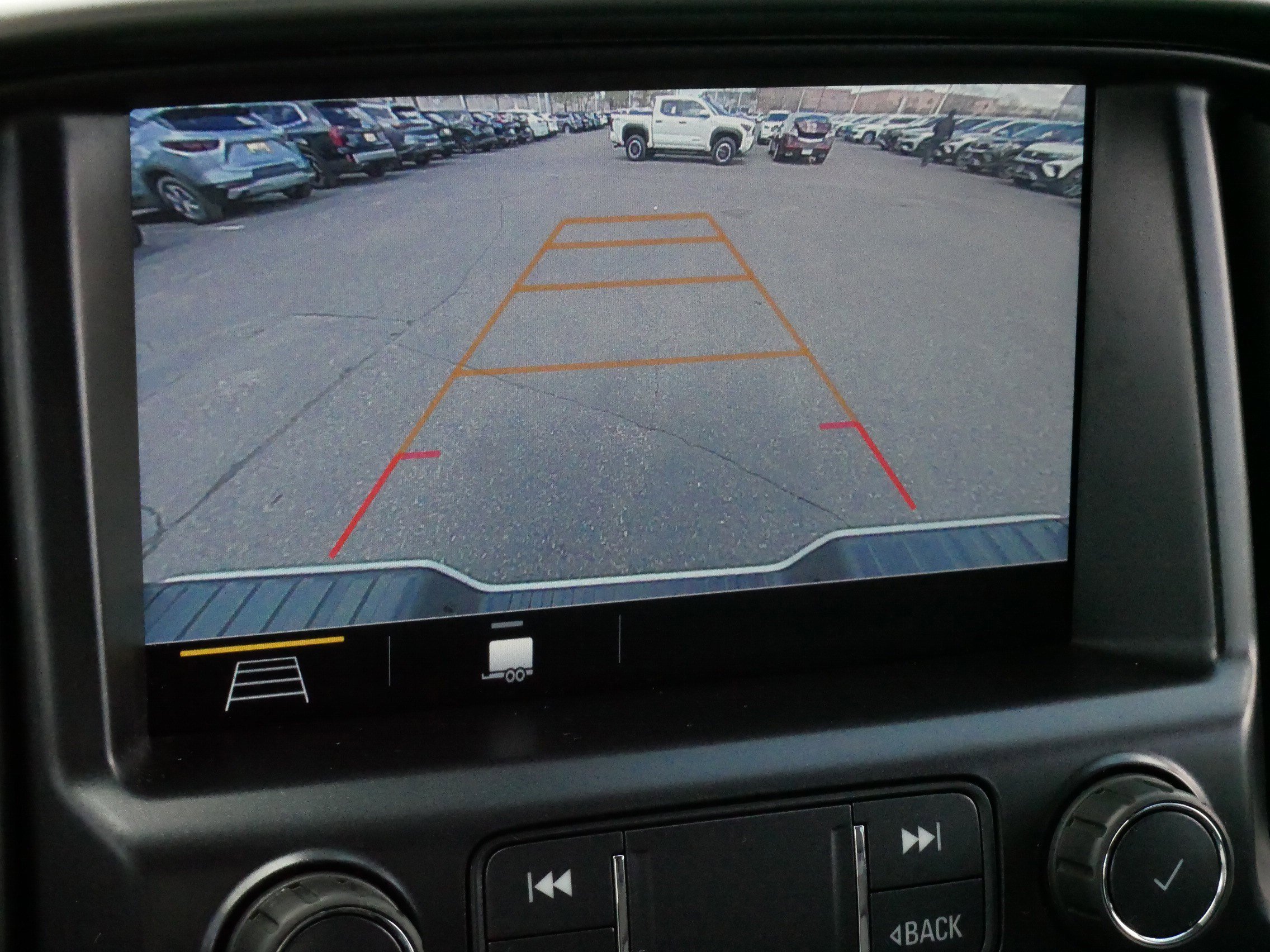 Used 2021 Chevrolet Colorado Z71 w/ Safety Package AWD/4WD image 29