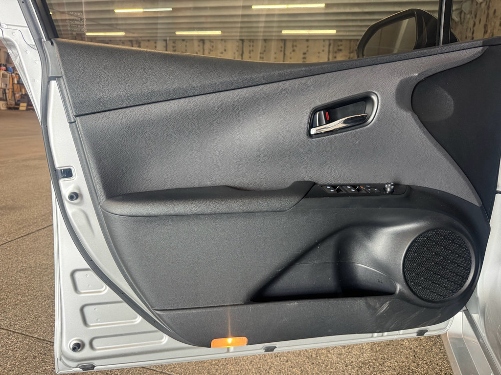 Used 2016 Toyota Prius Two w/ Preferred Accessory Package FWD image 14