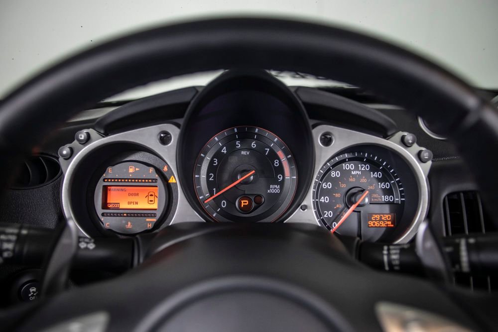 Used 2018 Nissan 370Z Touring image 27