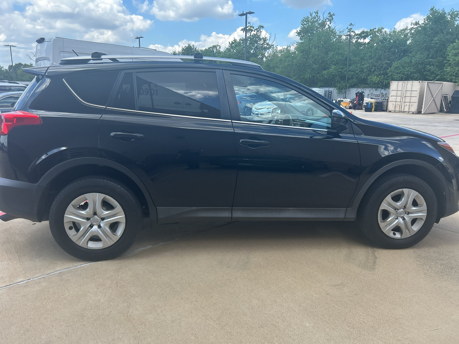 Used 2015 Toyota RAV4 LE AWD/4WD image 6