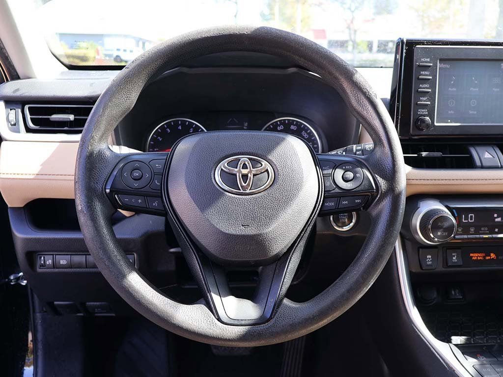 Used 2019 Toyota RAV4 XLE w/ Convenience Package FWD image 33