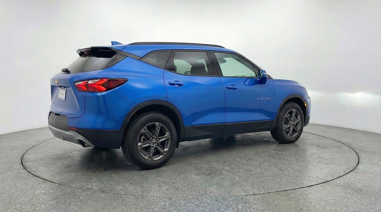 Used 2025 Chevrolet Blazer LT FWD image 9