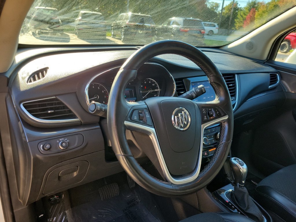 Used 2022 Buick Encore Preferred AWD/4WD image 17