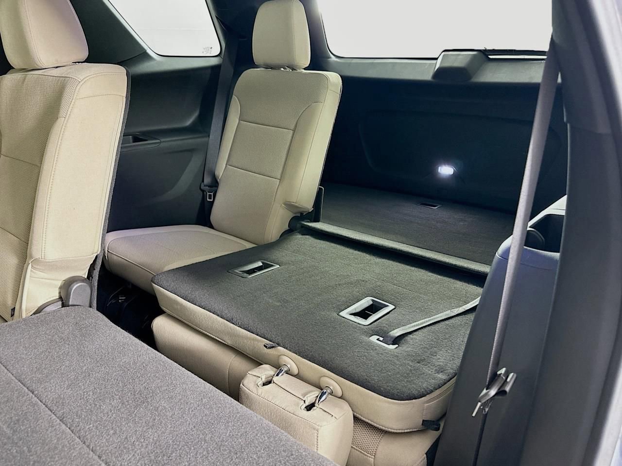 Used 2023 Chevrolet Traverse LS image 33