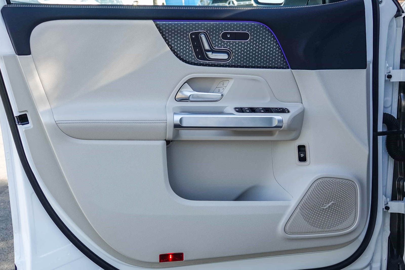 Used 2024 Mercedes-Benz EQB 350 4MATIC SUV image 20