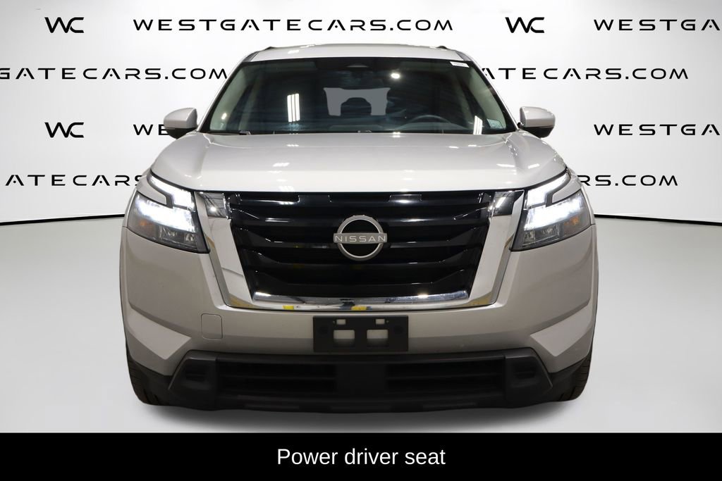 Used 2024 Nissan Pathfinder SV image 4