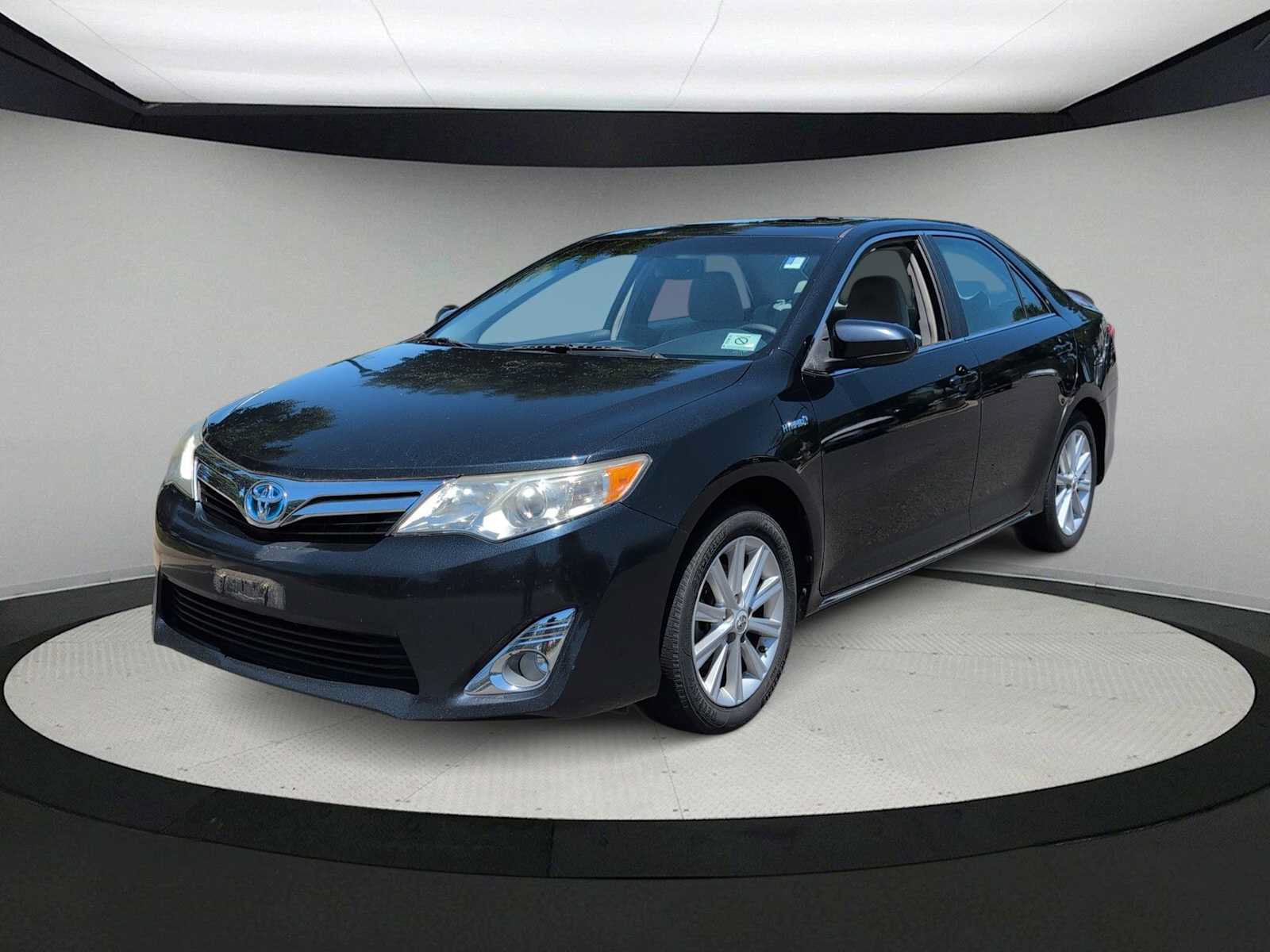 Used 2012 Toyota Camry XLE w/ Convenience Pkg FWD image 4
