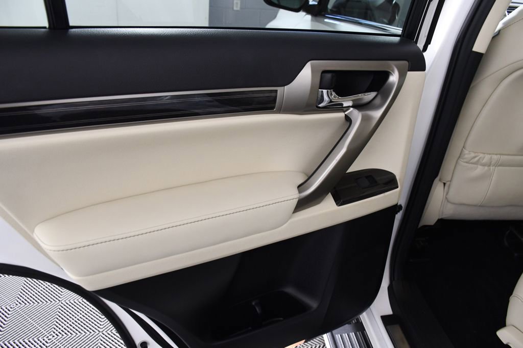 Used 2021 Lexus GX 460 Premium w/ Premium Package image 26