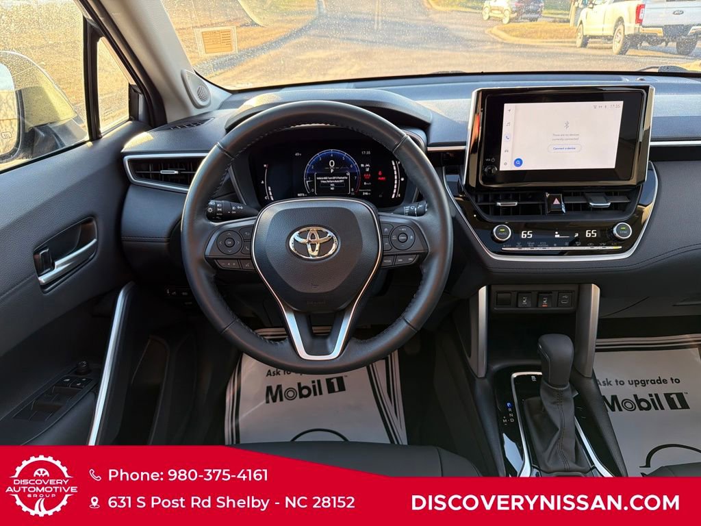 Used 2023 Toyota Corolla Cross XLE image 34
