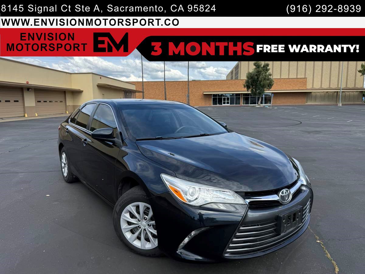 Used 2016 Toyota Camry LE image 1