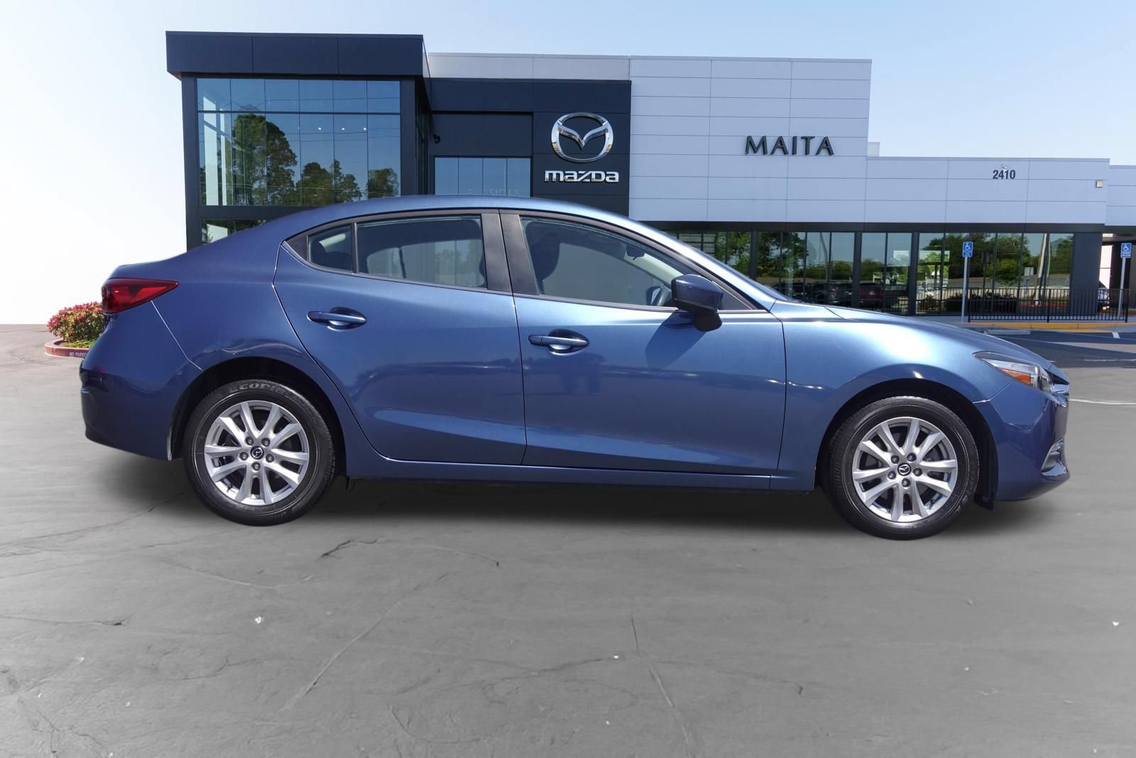 Used 2018 MAZDA MAZDA3 Sport w/ Preferred Equipment Package FWD image 2