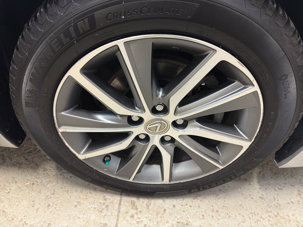 Used 2016 Lexus ES 300h image 35