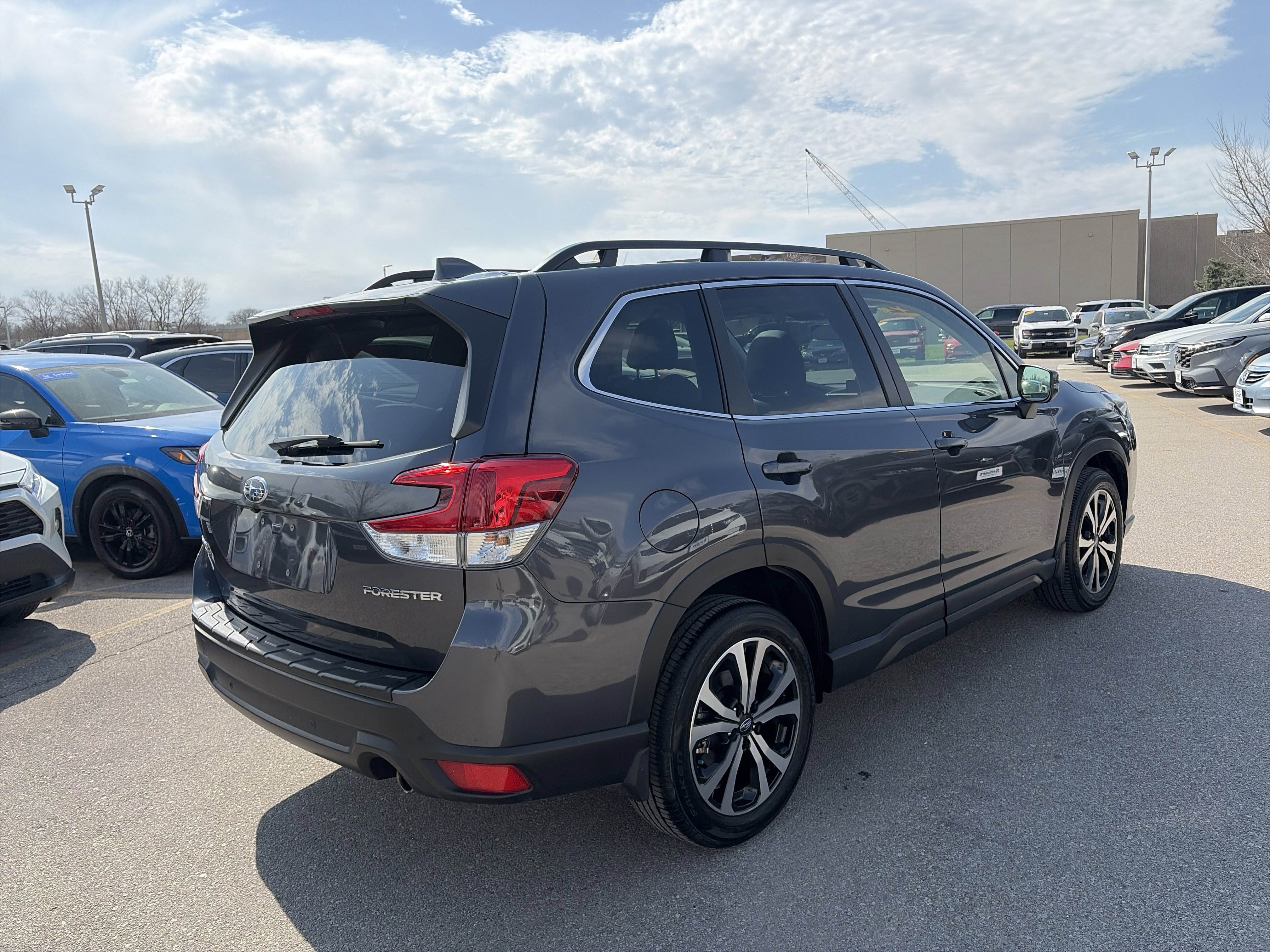 Used 2022 Subaru Forester Limited w/ Popular Package #2 image 5