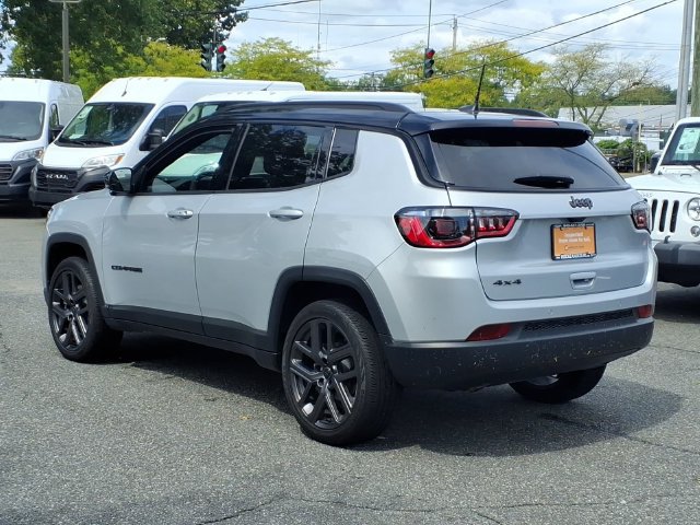 Used 2025 Jeep Compass Limited w/ Sun & Sound Group AWD/4WD image 7