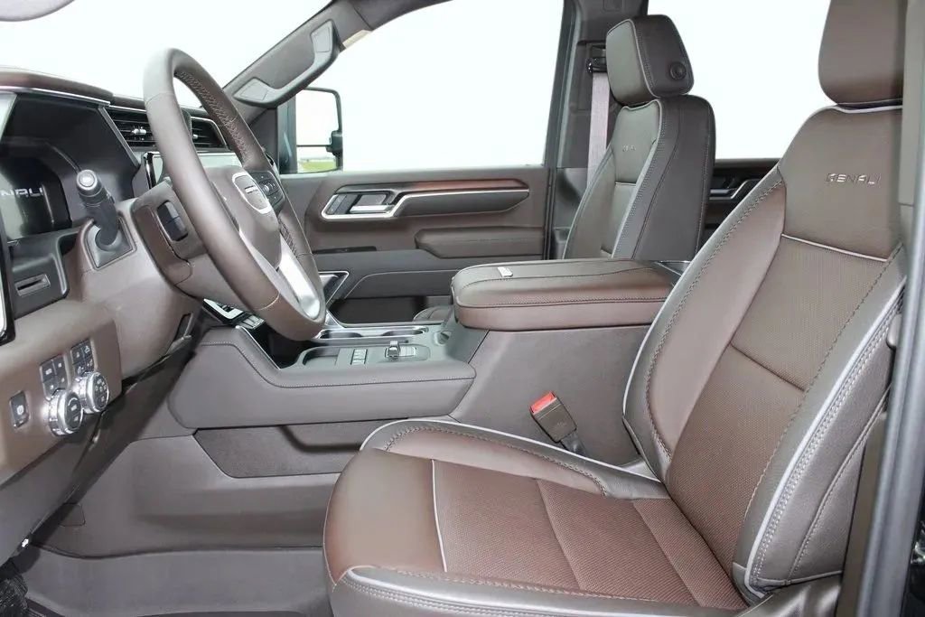 New 2026 GMC Sierra 3500 Denali image 9