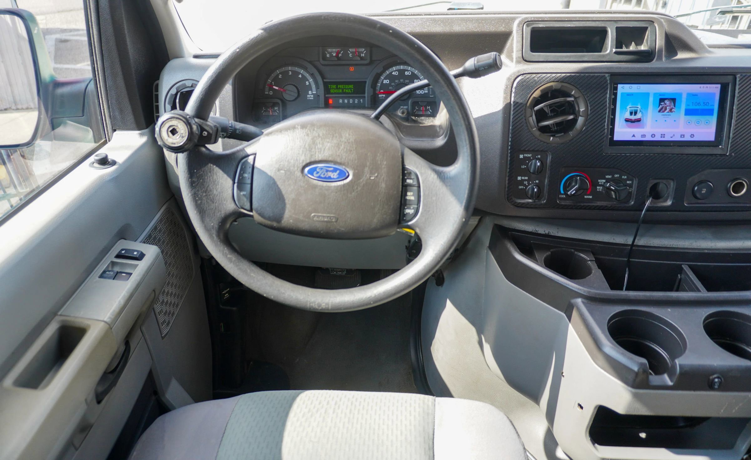 Used 2011 Ford E-350 and Econoline 350 XLT image 18