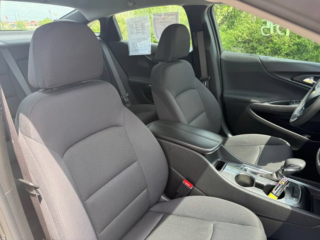 Used 2025 Chevrolet Malibu LT FWD image 22