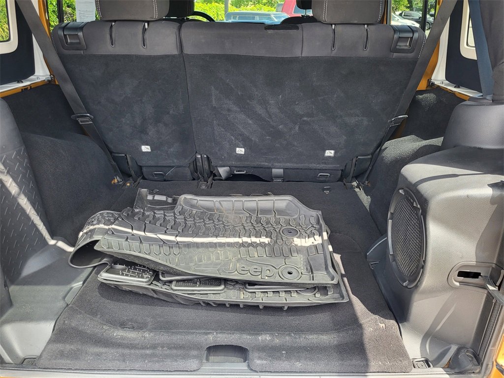 Used 2014 Jeep Wrangler Unlimited Sahara w/ Connectivity Group image 15