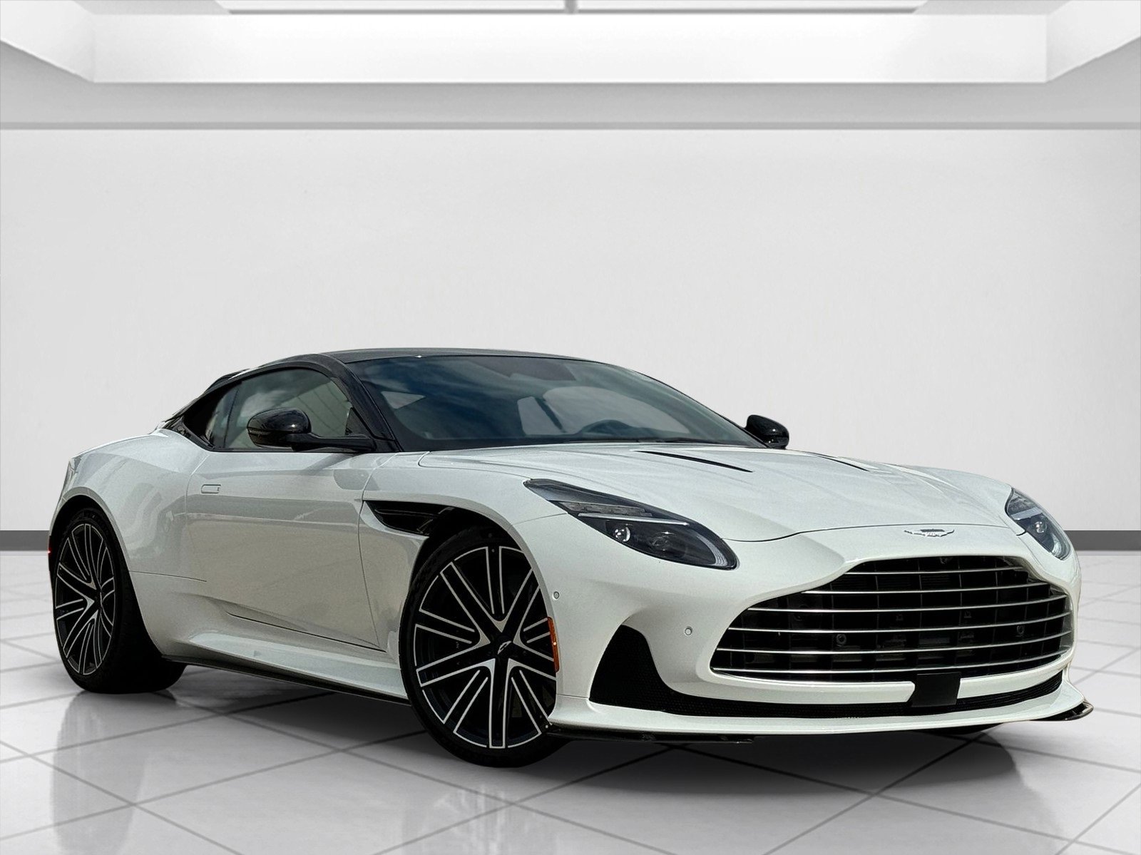 Used 2024 Aston Martin DB12 Coupe image 1