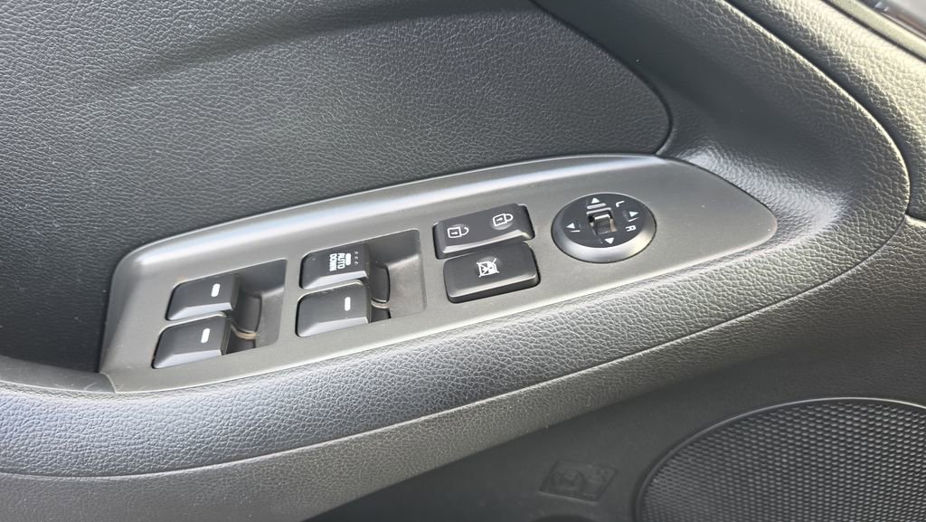 Used 2017 Kia Forte LX FWD image 18