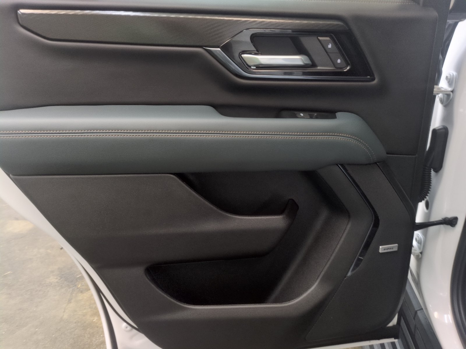New 2026 GMC Yukon AT4 w/ AT4 Premium Package AWD/4WD image 22