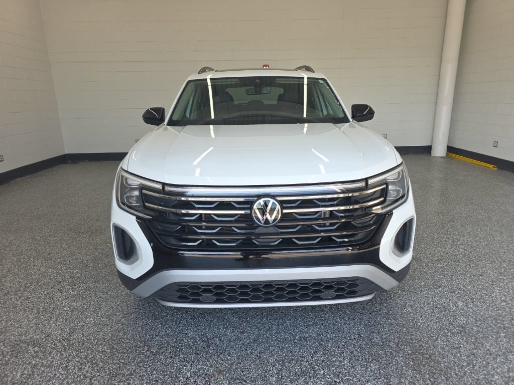 Certified 2024 Volkswagen Atlas Peak Edition SE AWD/4WD image 8