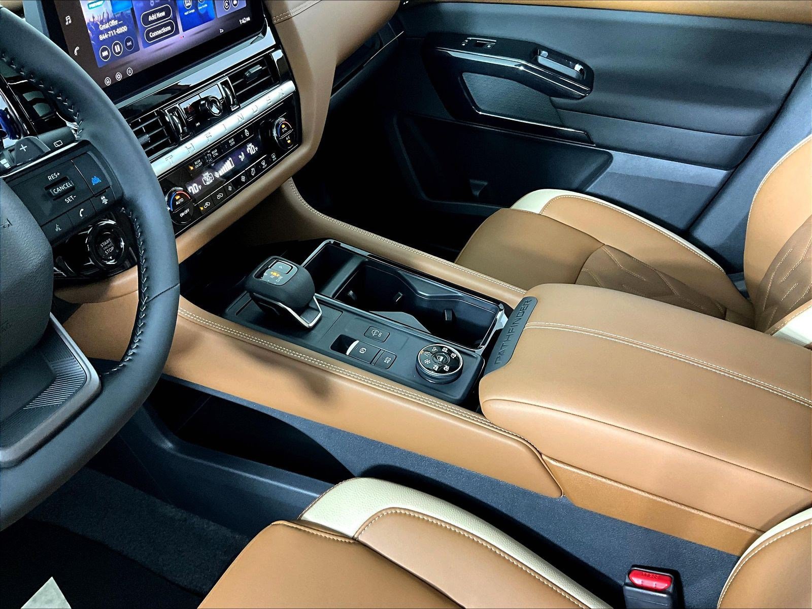 New 2026 Nissan Pathfinder Platinum AWD/4WD image 12