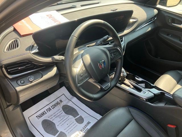 Used 2025 Buick Envista Sport Touring w/ Convenience II Package FWD image 14