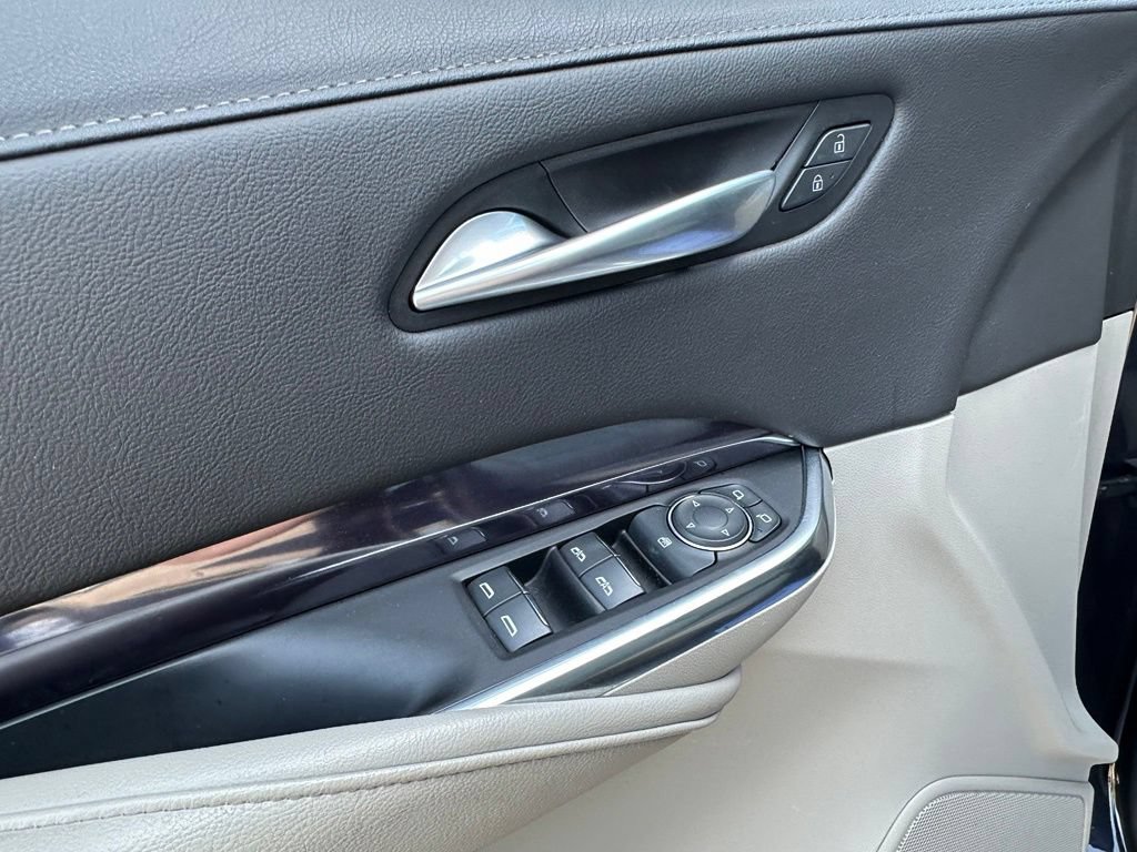 Used 2022 Cadillac XT4 Luxury w/ Cold Weather Package FWD image 27