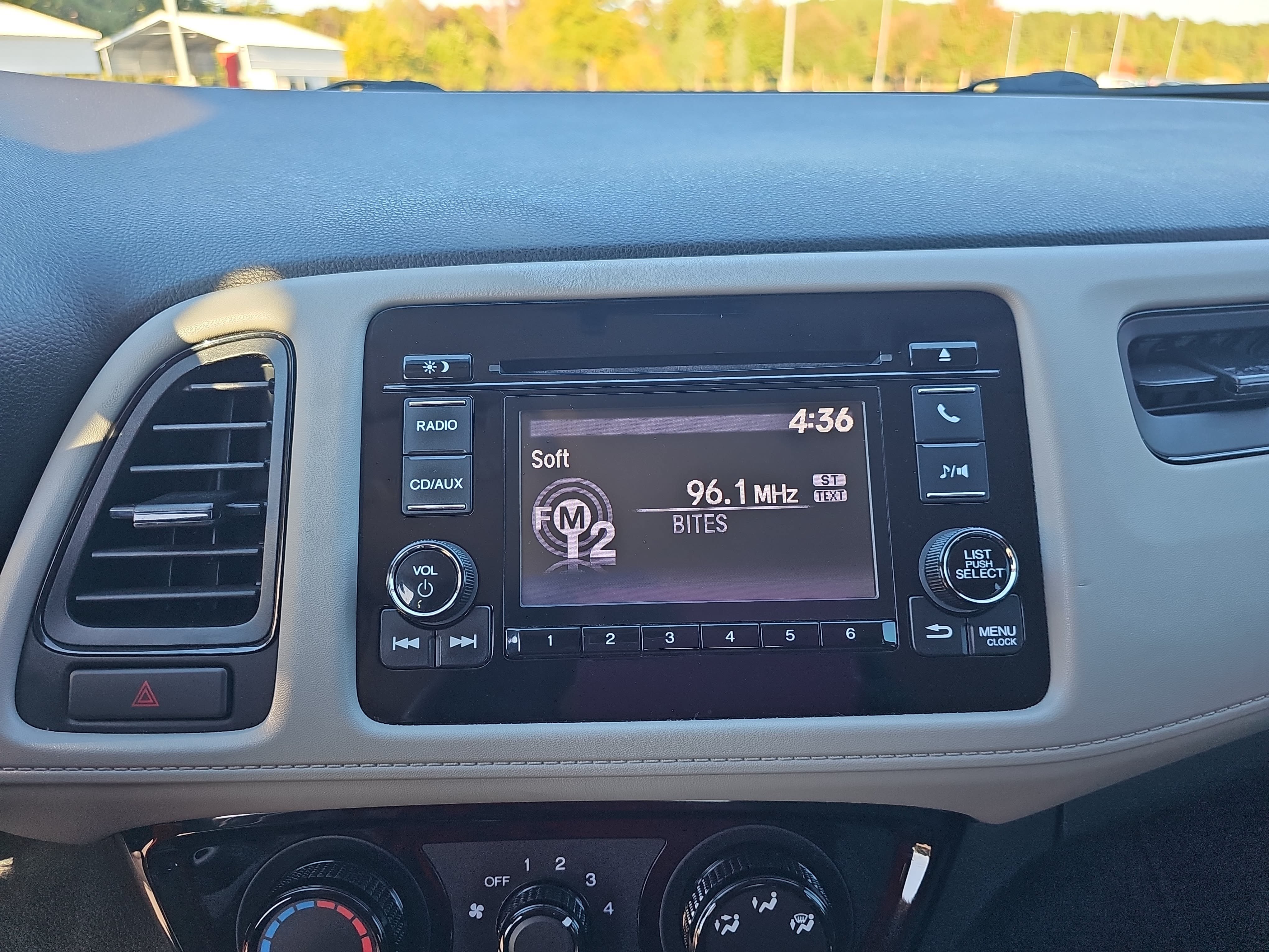Used 2016 Honda HR-V LX image 22