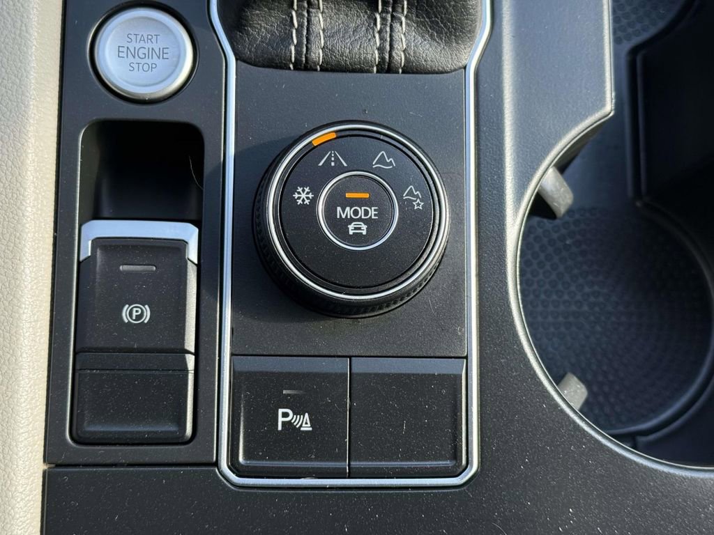 Used 2021 Volkswagen Atlas SE image 24