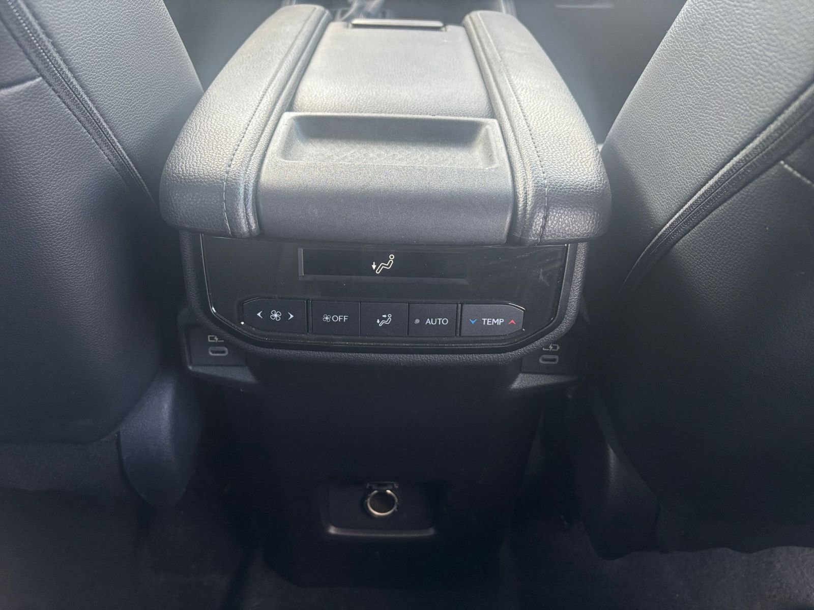 Used 2025 Toyota Grand Highlander FWD image 23