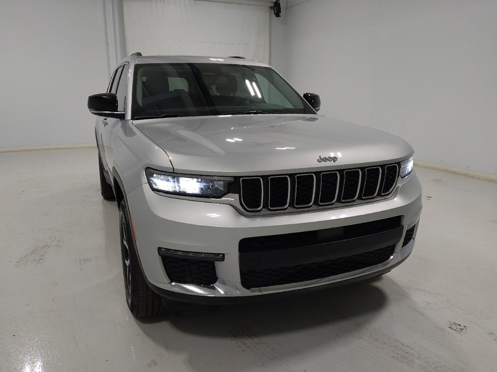 Used 2023 Jeep Grand Cherokee L Limited AWD/4WD image 14