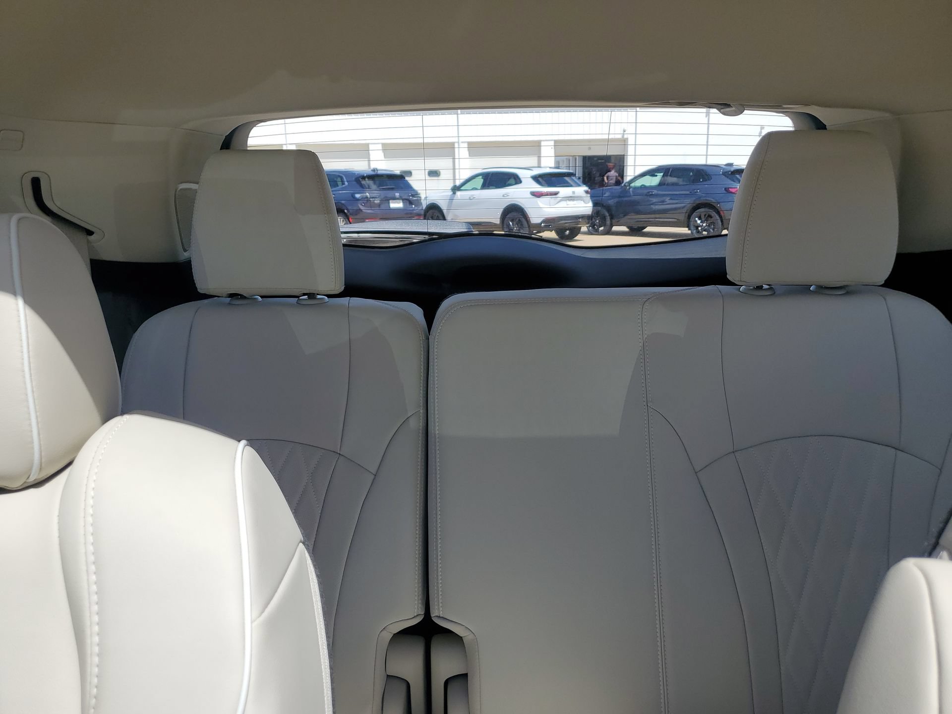 Used 2023 Buick Enclave Avenir w/ Avenir Technology Package AWD/4WD image 14