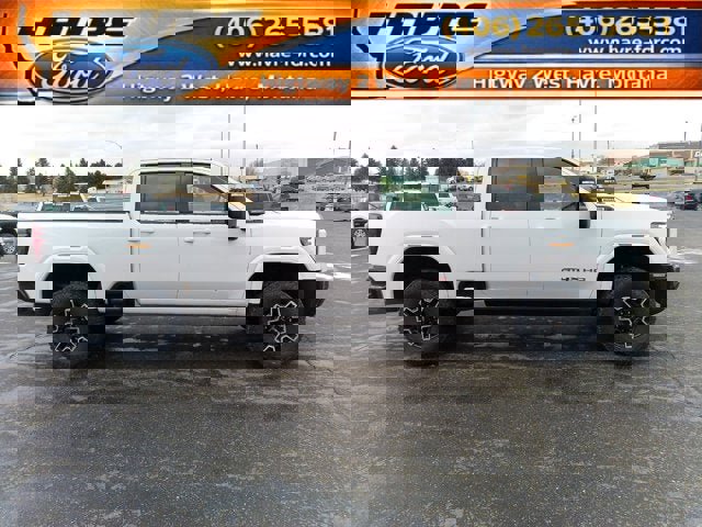 Used 2024 GMC Sierra 2500 AT4X image 2