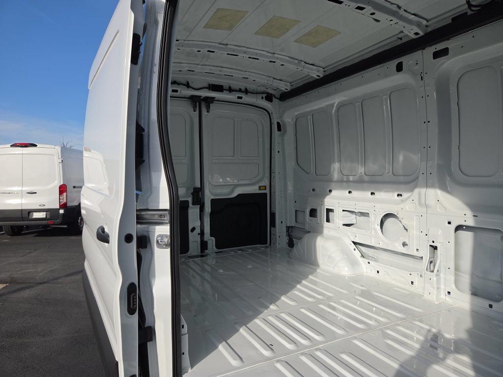 New 2027 Ford Transit 250 148 Medium Roof RWD image 13