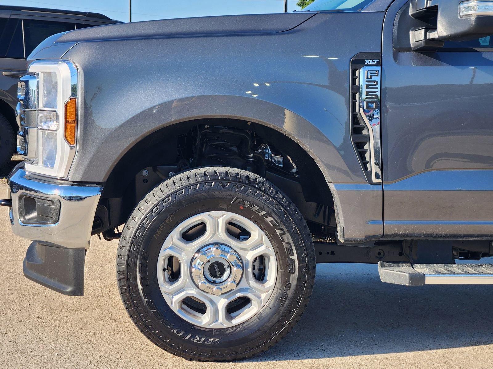 Used 2025 Ford F250 XLT w/ FX4 Off-Road Package AWD/4WD image 9