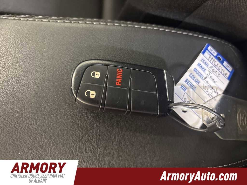 Used 2023 Jeep Renegade Latitude image 19