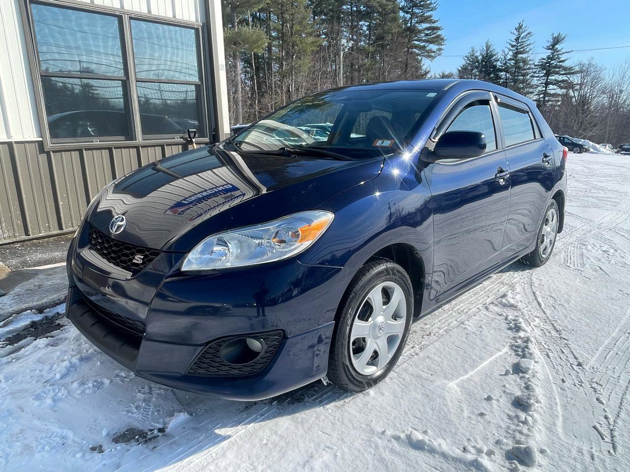 Used 2010 Toyota Matrix S image 1