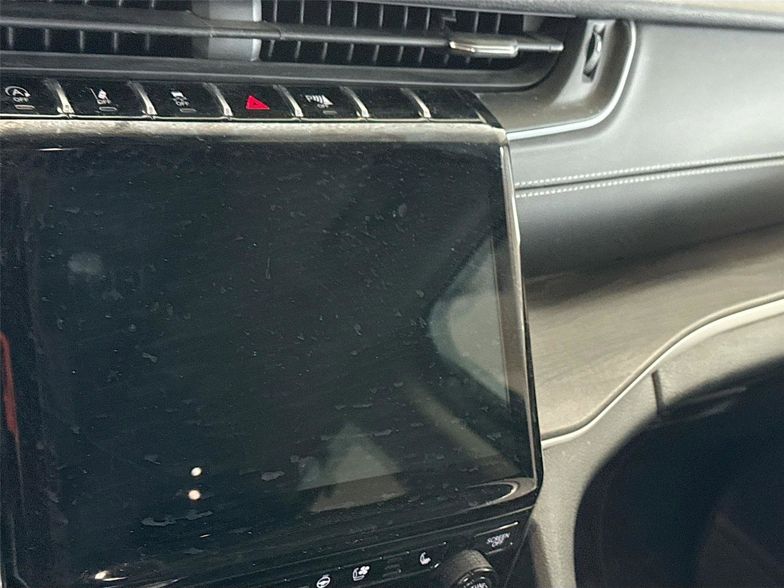 Used 2024 Jeep Grand Cherokee L Limited w/ Luxury Tech Group II image 4