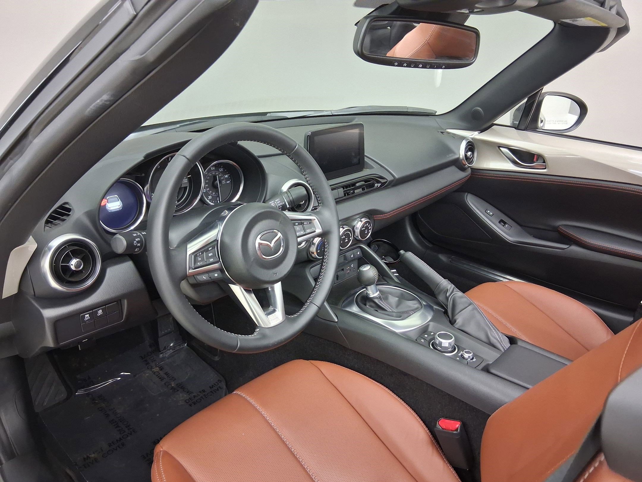 Used 2023 MAZDA MX-5 Miata Grand Touring w/ Appearance Package RWD image 2