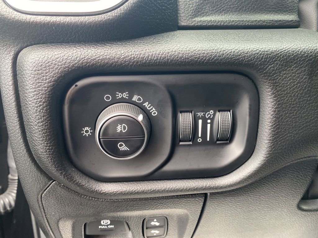 Used 2025 RAM 1500 Big Horn RWD image 15