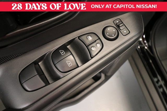 New 2025 Nissan Kicks Play S image 9