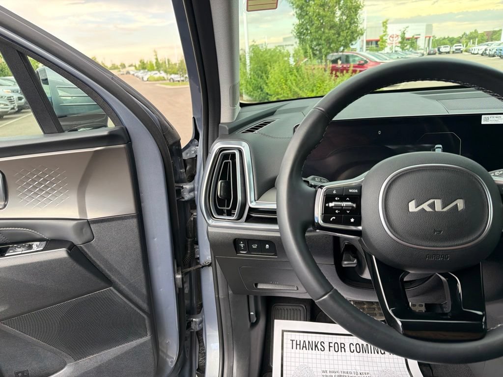 Used 2025 Kia Sorento SX FWD image 27