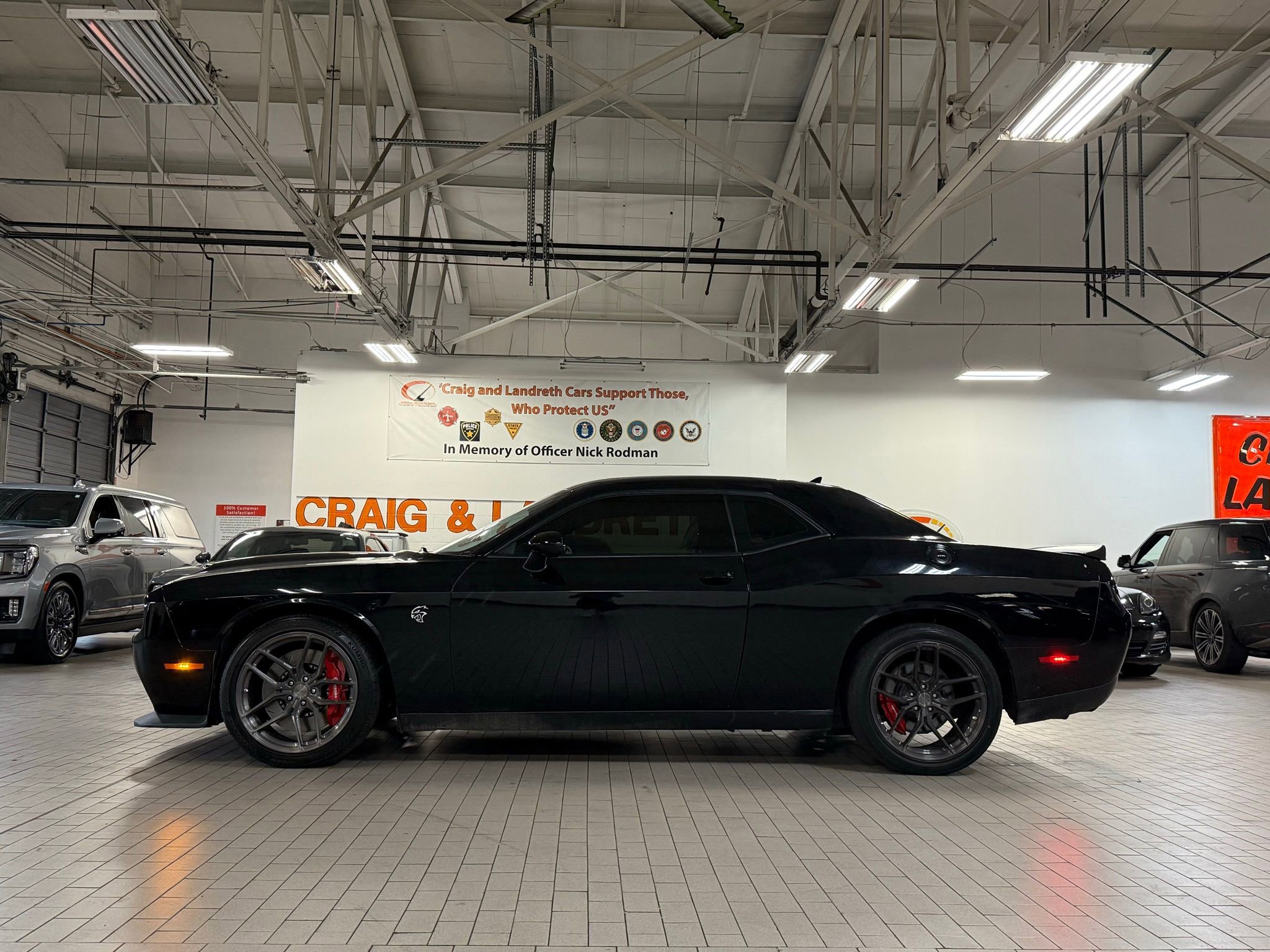 Used 2019 Dodge Challenger SRT Hellcat image 3
