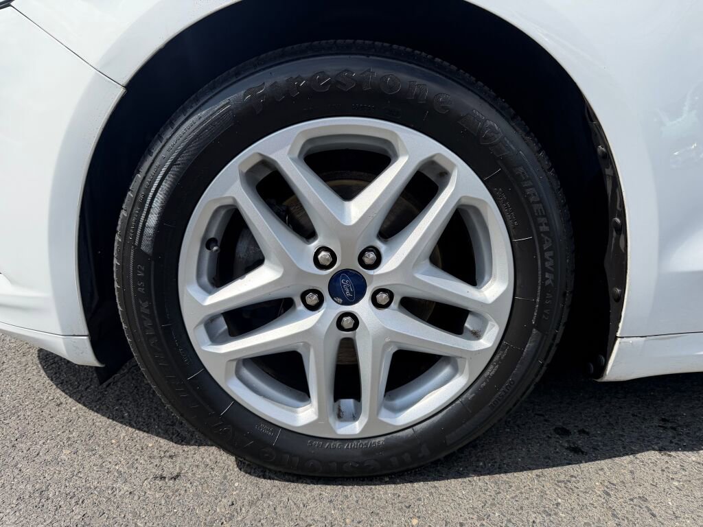Used 2014 Ford Fusion SE w/ Equipment Group 202A FWD image 31